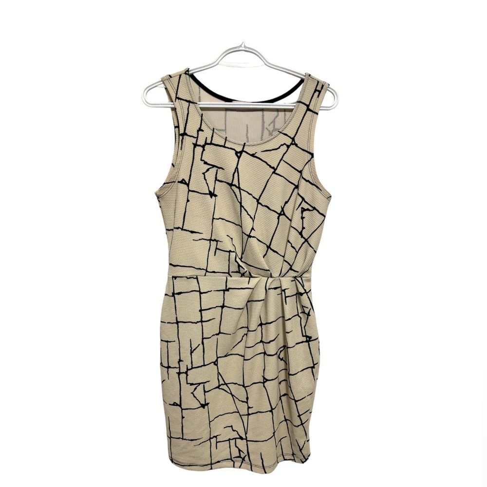 LE LIS Sleeveless Scoop Neck Dress